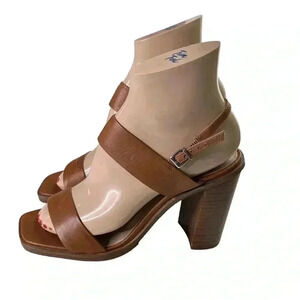 Steve Madden Brown Strappy Open Toe Sandal Size 7